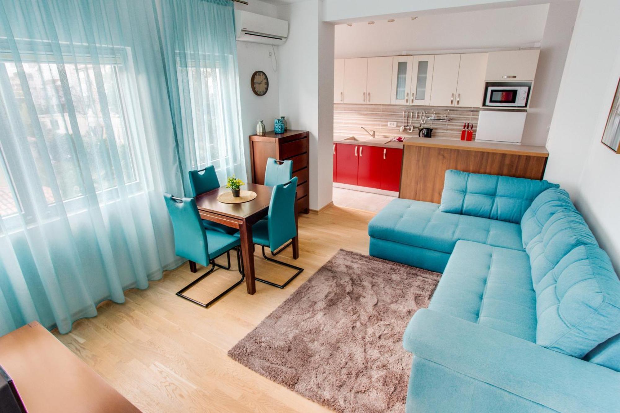 Apartment Lora 13.jula, 15 Budva